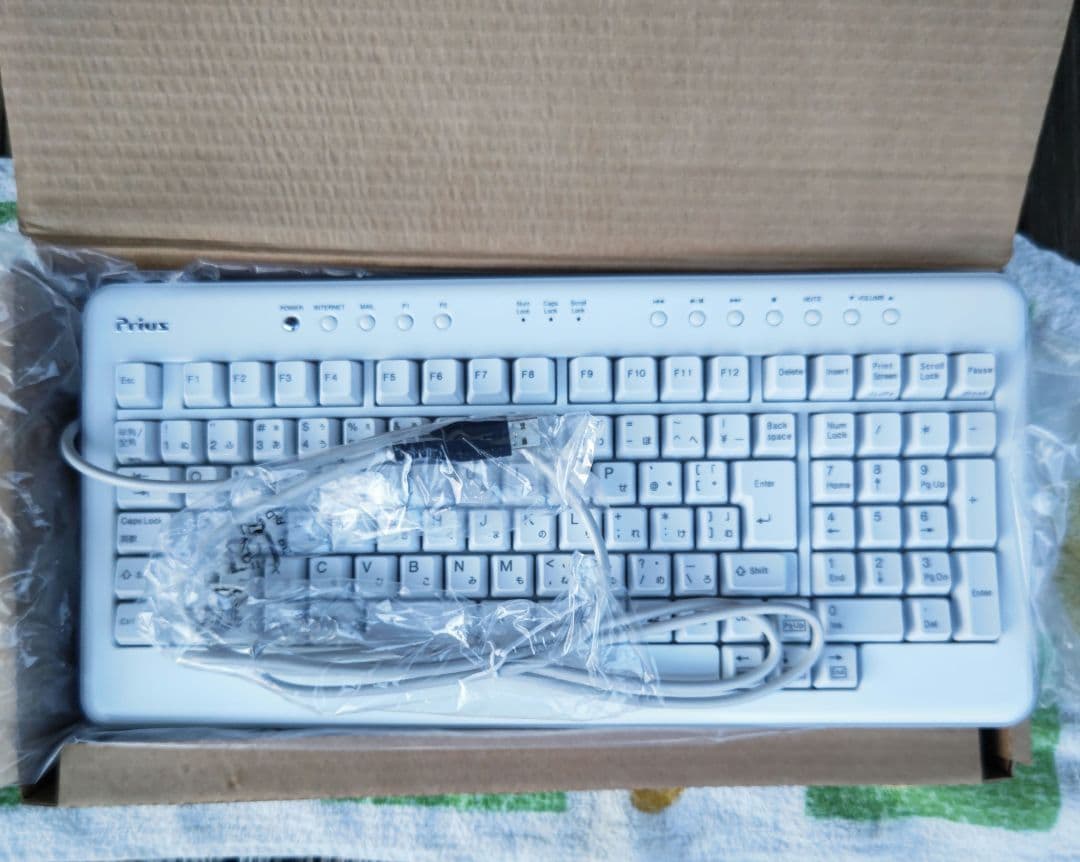 お買得 Core i7 小スペースPC★windows 11★新品キーボード