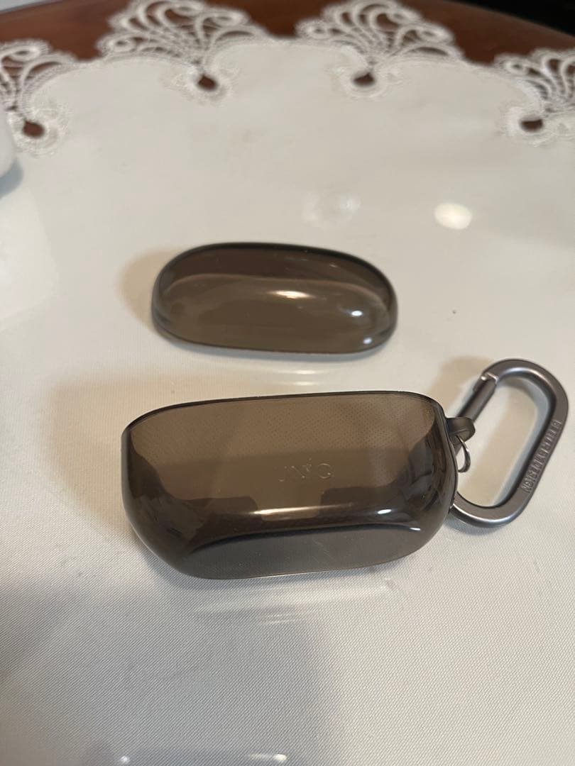 WF-1000XM5(UNIQのケース付)