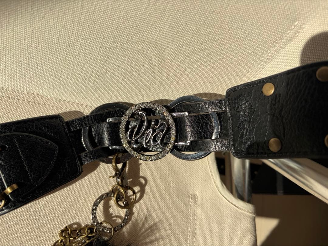 ムーンバックルファーチェーンベルト d.i.a.