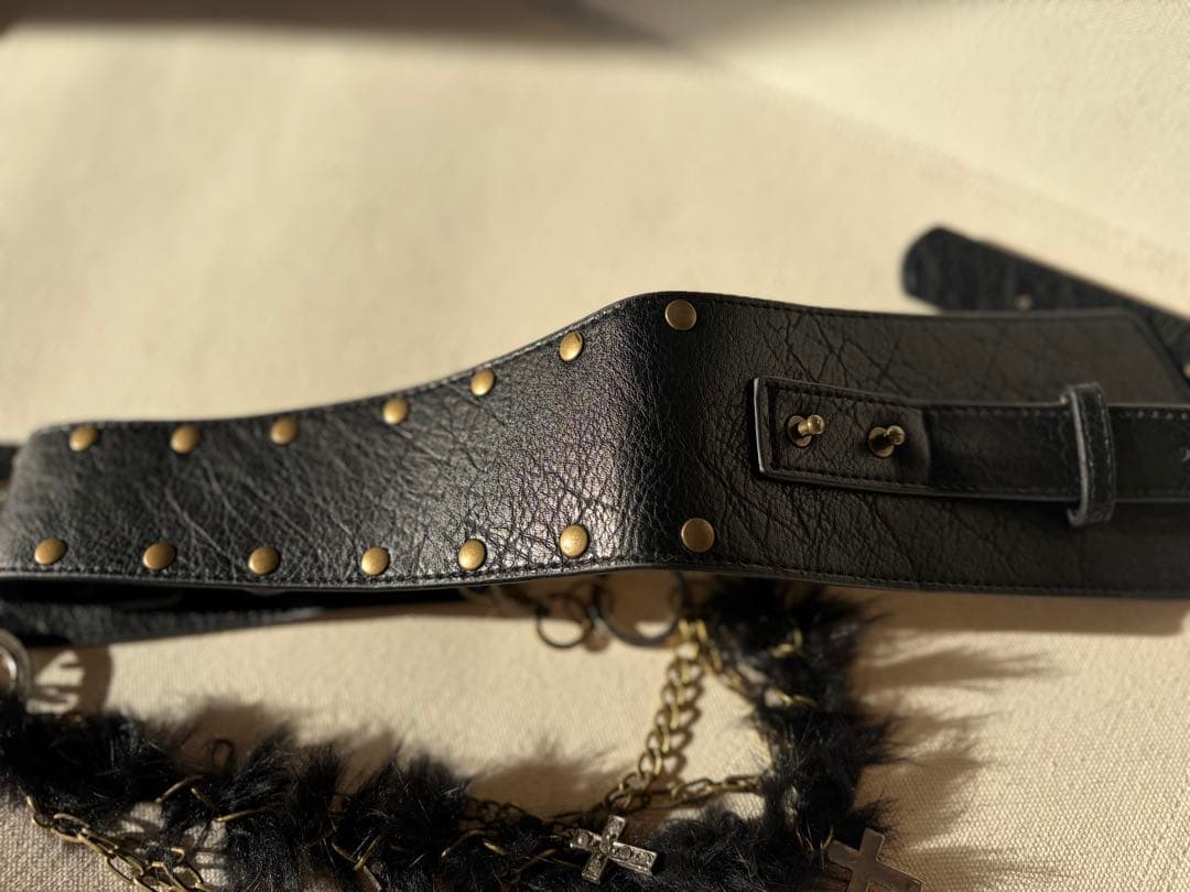 ムーンバックルファーチェーンベルト d.i.a.