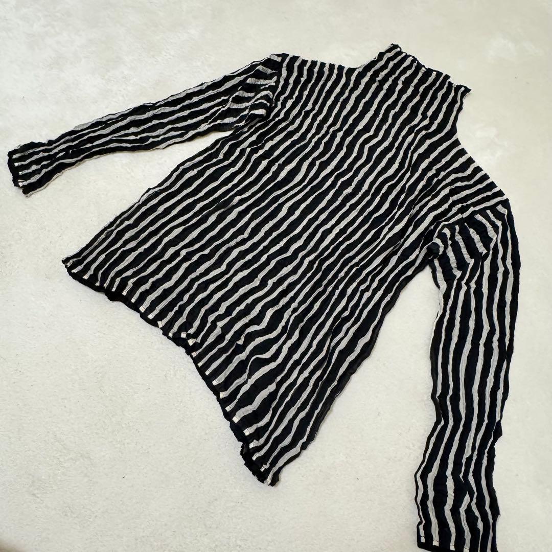 ISSEY MIYAKE プリーツ　バイカラー　ストライプ　ブラック　ホワイト