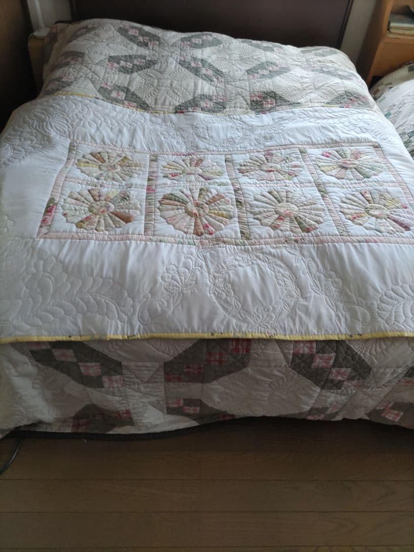 ミルクティー様オーダー専用品です。パッチワークキルトタペストリー