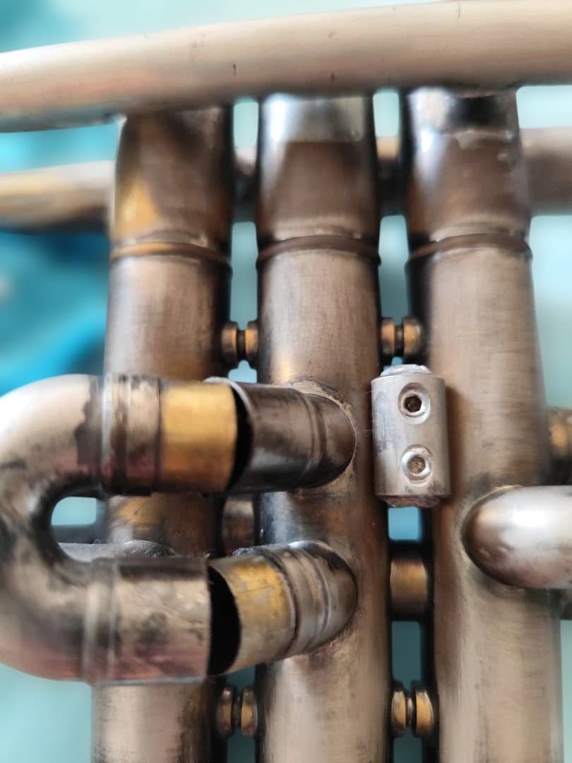 カスタムげB♭トランペット　ラージボア　サテン　彫刻入り　限定値下げ