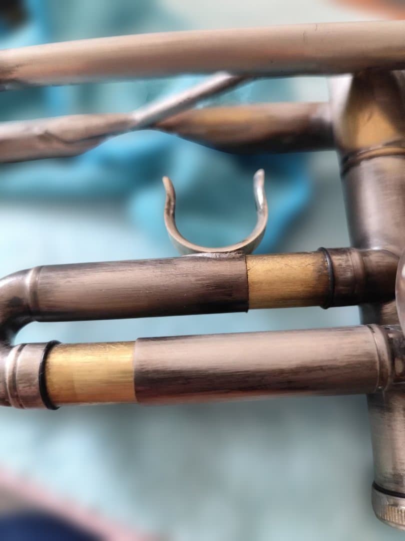 カスタムげB♭トランペット　ラージボア　サテン　彫刻入り　限定値下げ