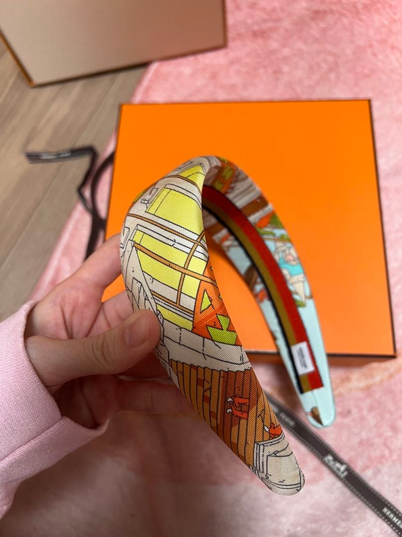 新品　エルメス カラフル地図柄 ヘアバンド