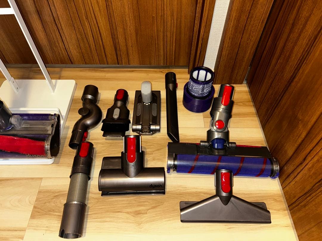 Dyson ダイソン V10 fluffy＋ sv12 専用スタンド付き