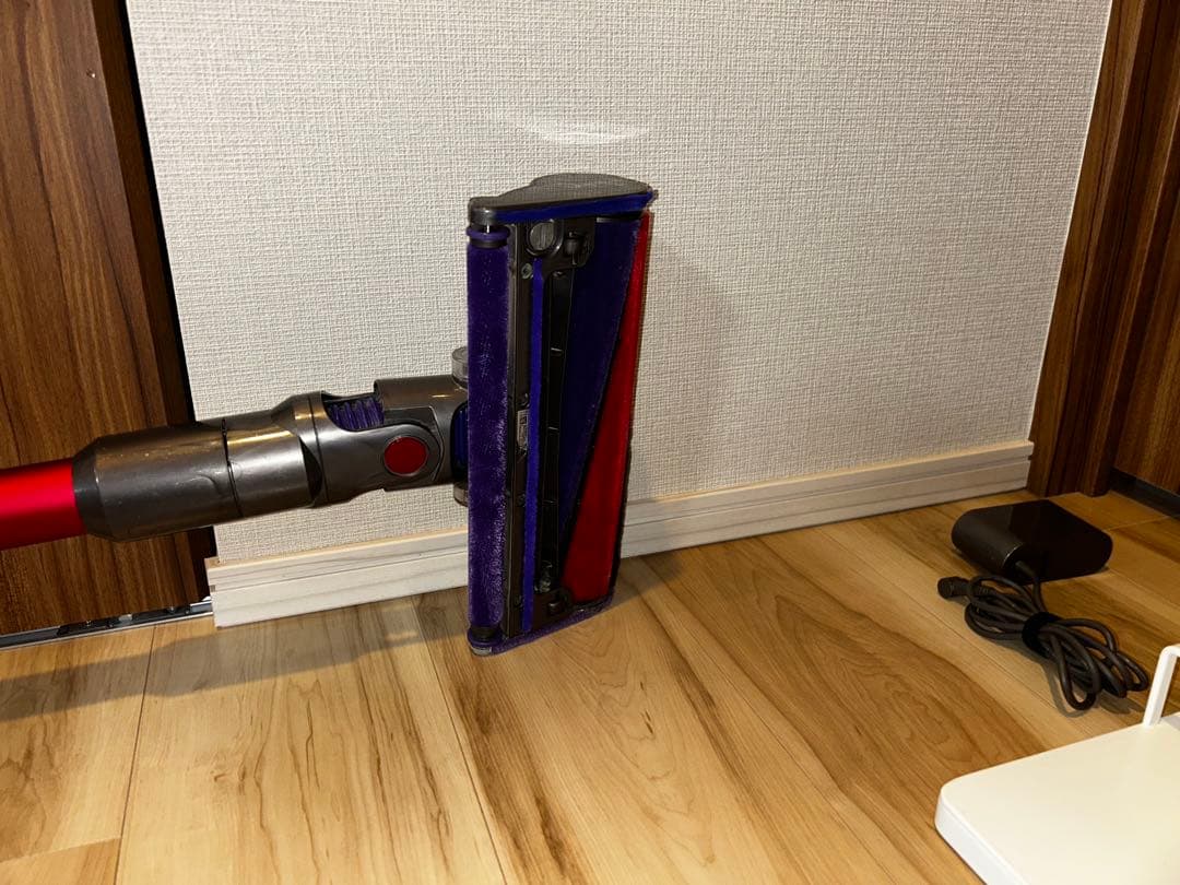 Dyson ダイソン V10 fluffy＋ sv12 専用スタンド付き