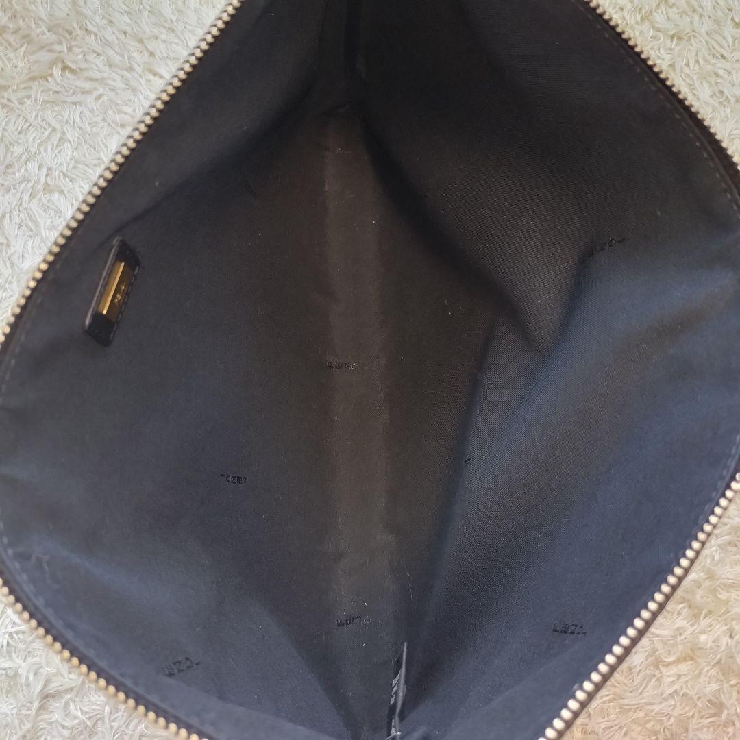 美品⭐フェンディ　クラッチバッグ　ピンク　ローマ　デカロゴ　レザー