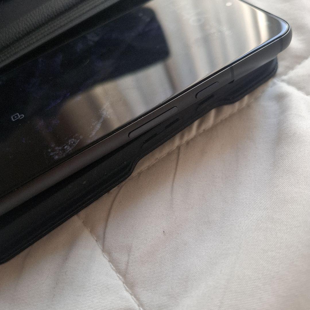 Google Pixel 8　ブラック ケース付き