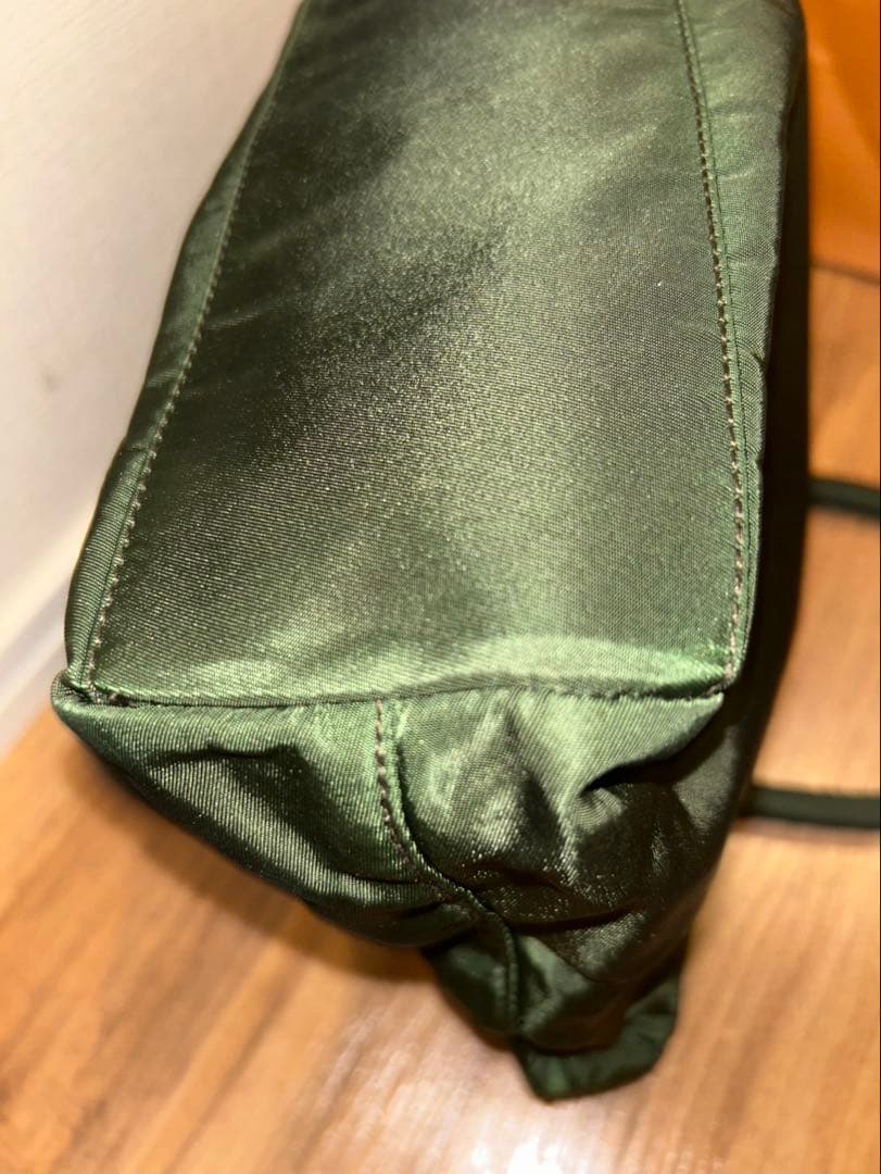 PRADA プラダ　ハンドバッグ三角プレート　ナイロン　ダークグリーン