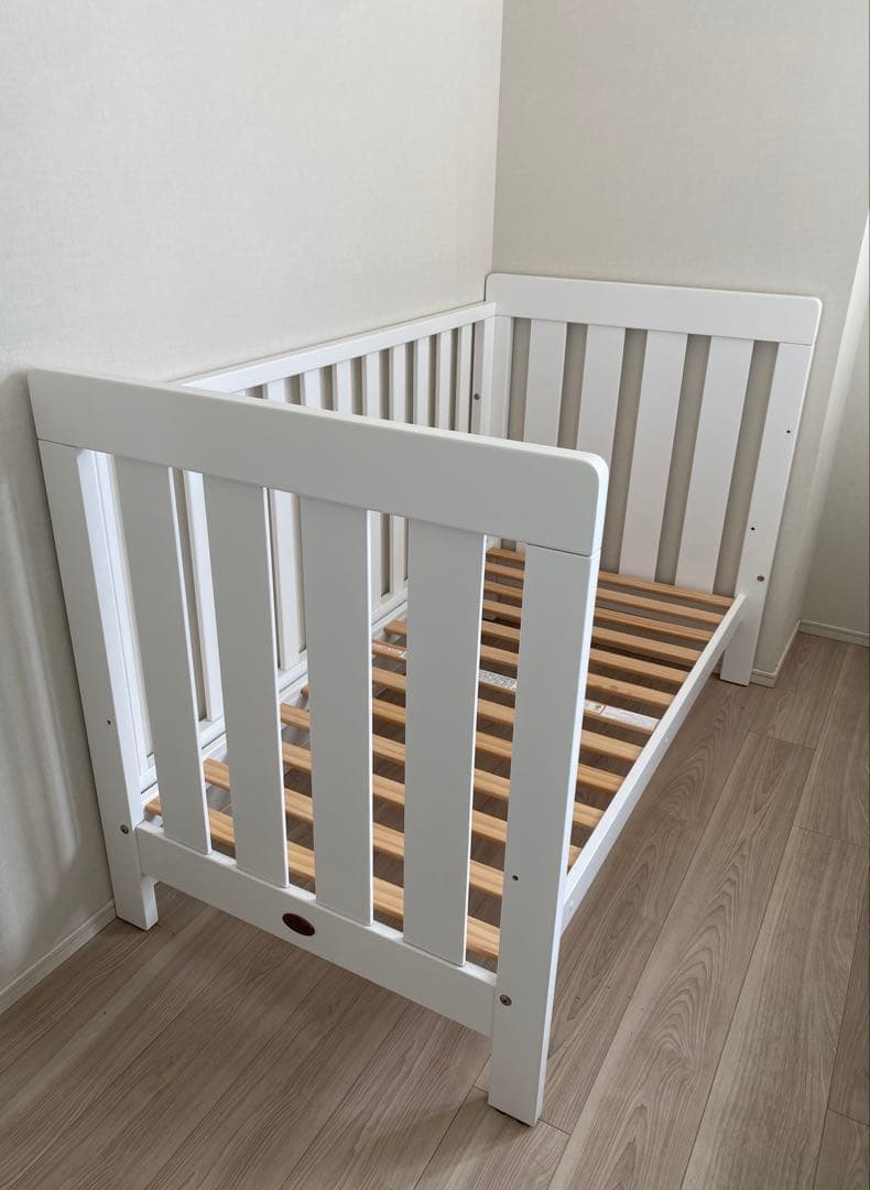 専用です boori ベビーベッド ジャズ　白