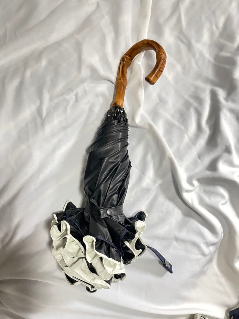 芦屋ロサブラン　ネイビー フリル付き 折りたたみ傘 晴雨兼用