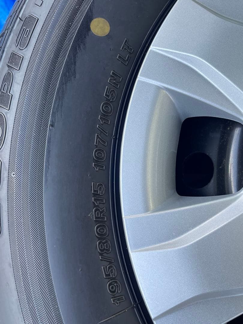 ハイエース　新車外し未使用　純正タイヤ・ホイールセット　本日限りの限定値下げ