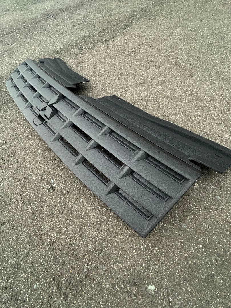 Neo Nomad 三菱デリカD5 MC前フロントグリル　チッピング塗装