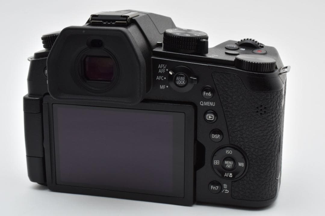 ほぼ新品 Panasonic LUMIX DC-FZ1000M2 1327