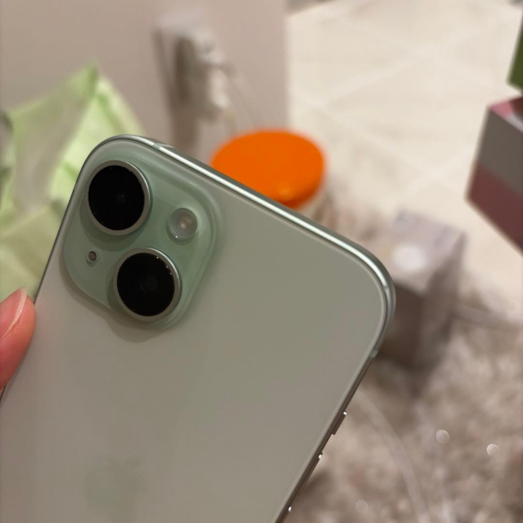 Apple iPhone 15 128GB ミッドナイトグリーン 本体