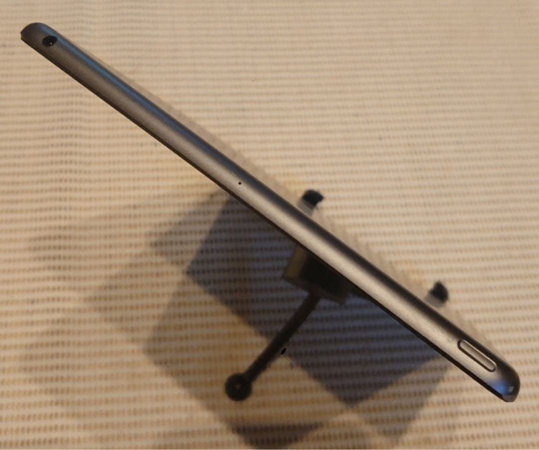 完動品iPad第7世代(A2197)本体32GBグレイ送料込VMF3M