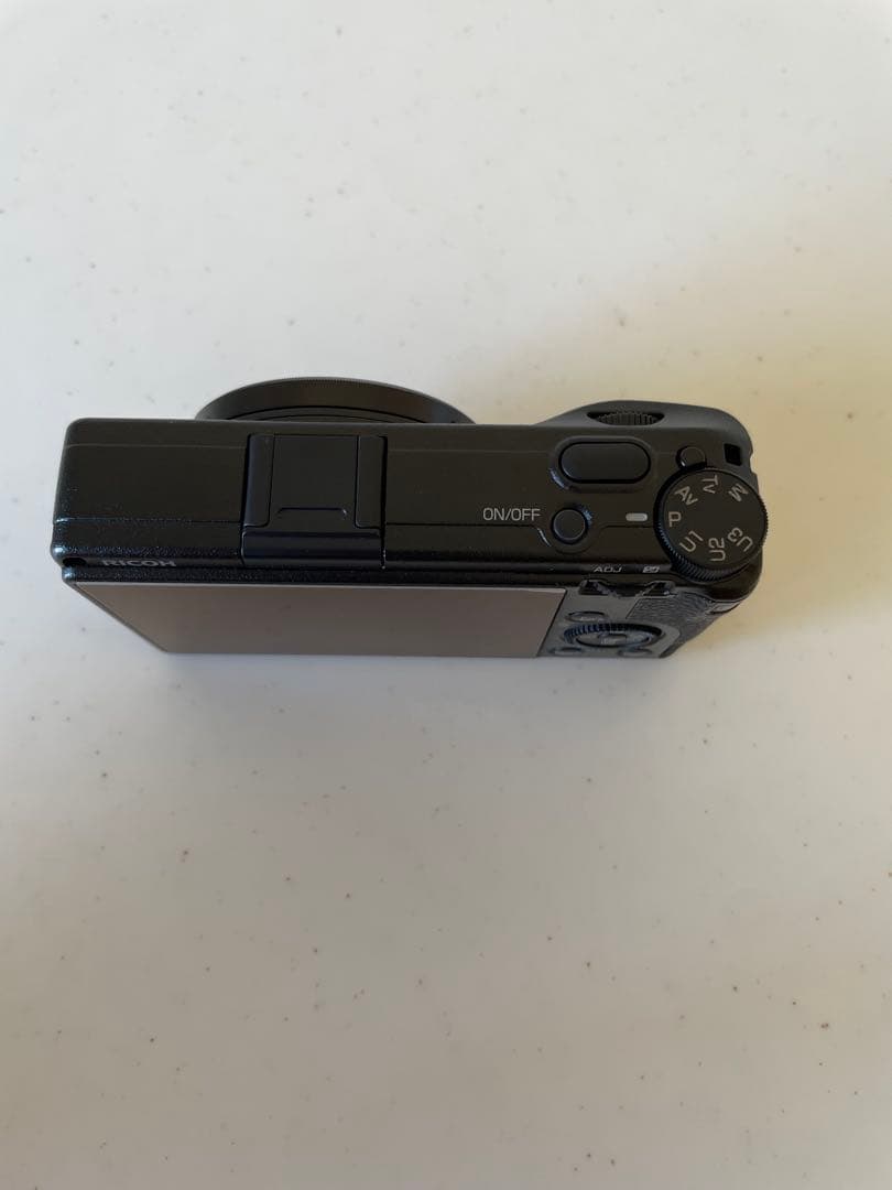 RICOH griiix ブラック　カメラ