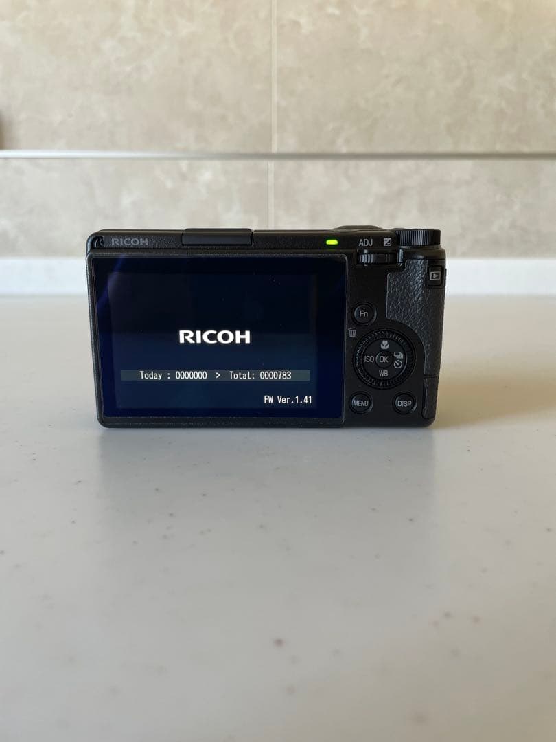 RICOH griiix ブラック　カメラ