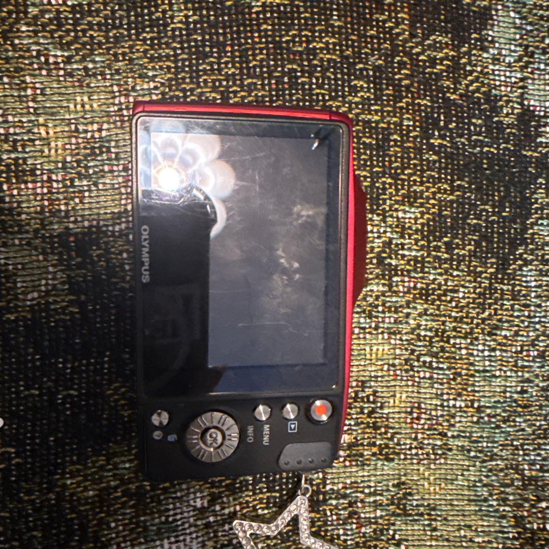 Olympus コンパクトデジタルカメラ レッド