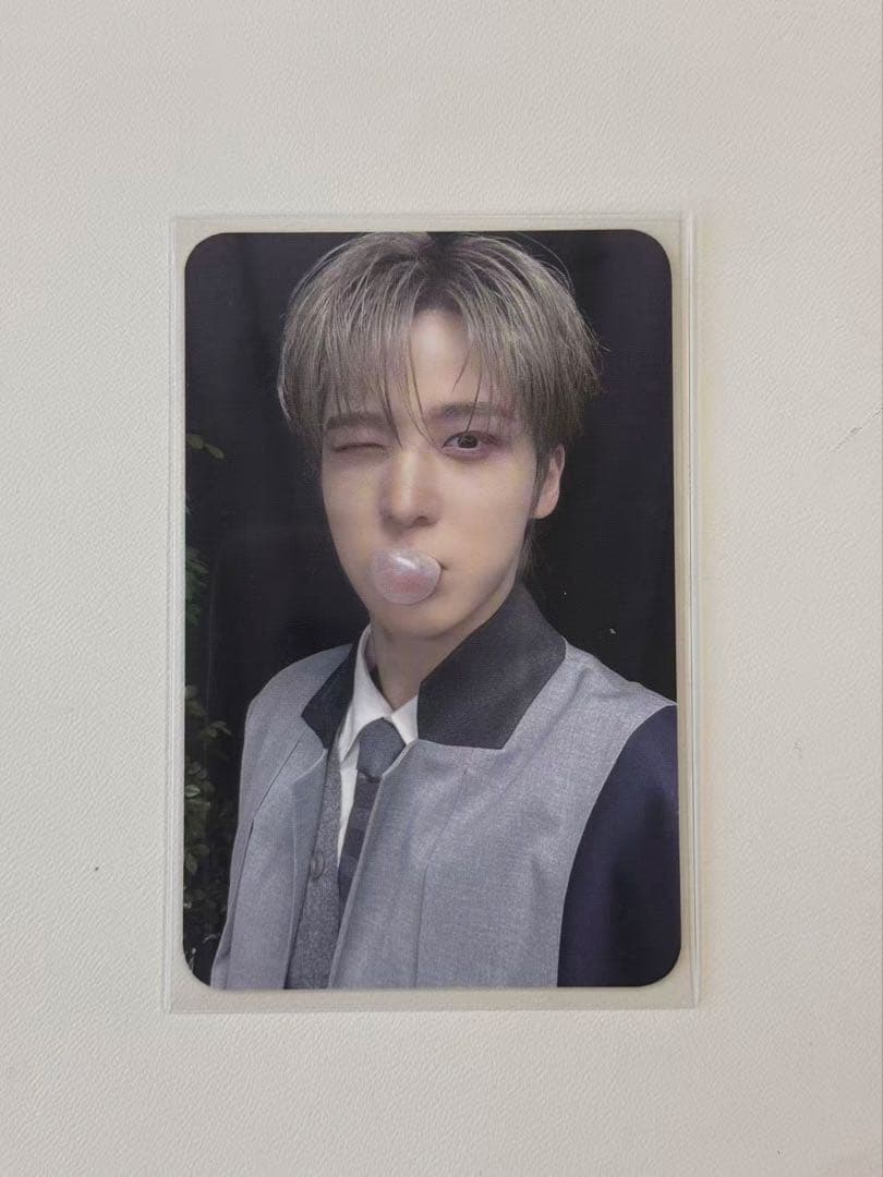 ATEEZ ヨーロッパ 限定 クロップドフーディ＆パン ツトレカ ユノ