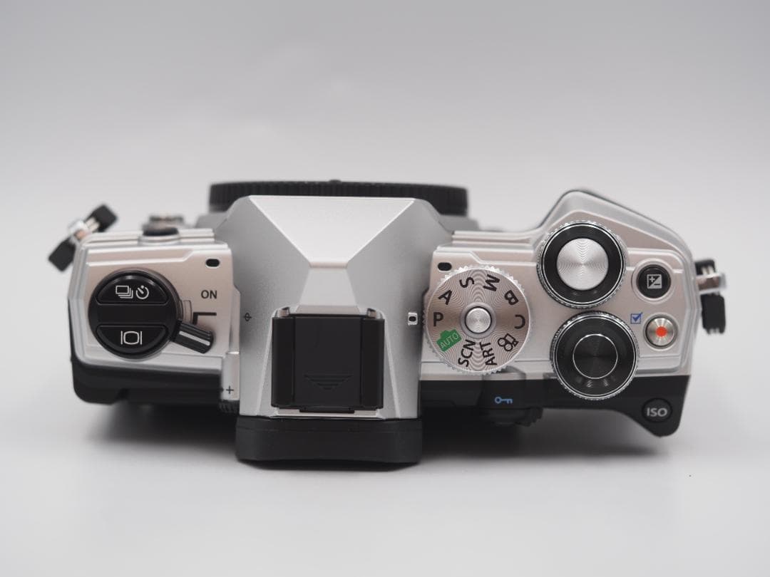 OM SYSTEM OM-5 14-150mm Ⅱレンズセット（シルバー）