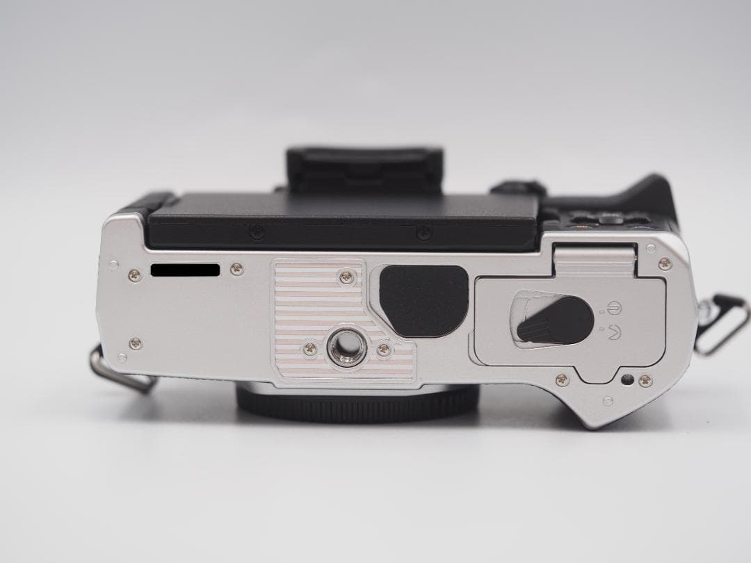 OM SYSTEM OM-5 14-150mm Ⅱレンズセット（シルバー）