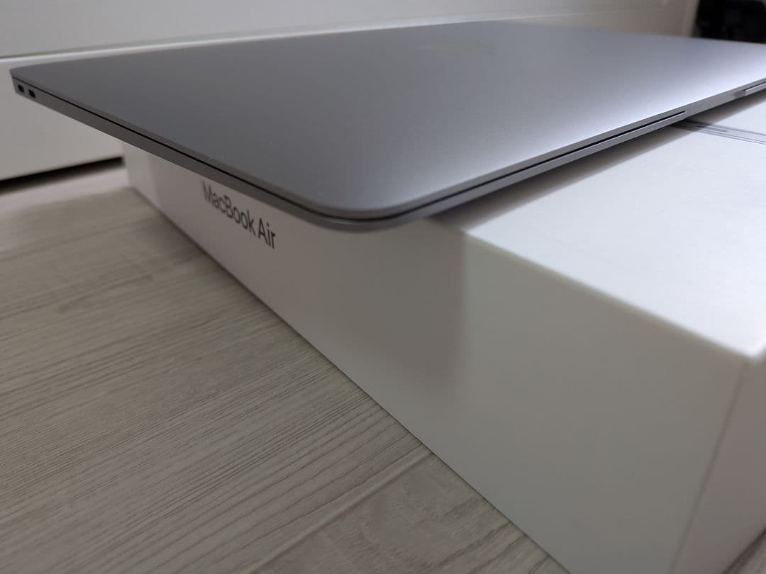 極美Macbook Air M1 バッテリ交換後充放電２回 16/256 CTO