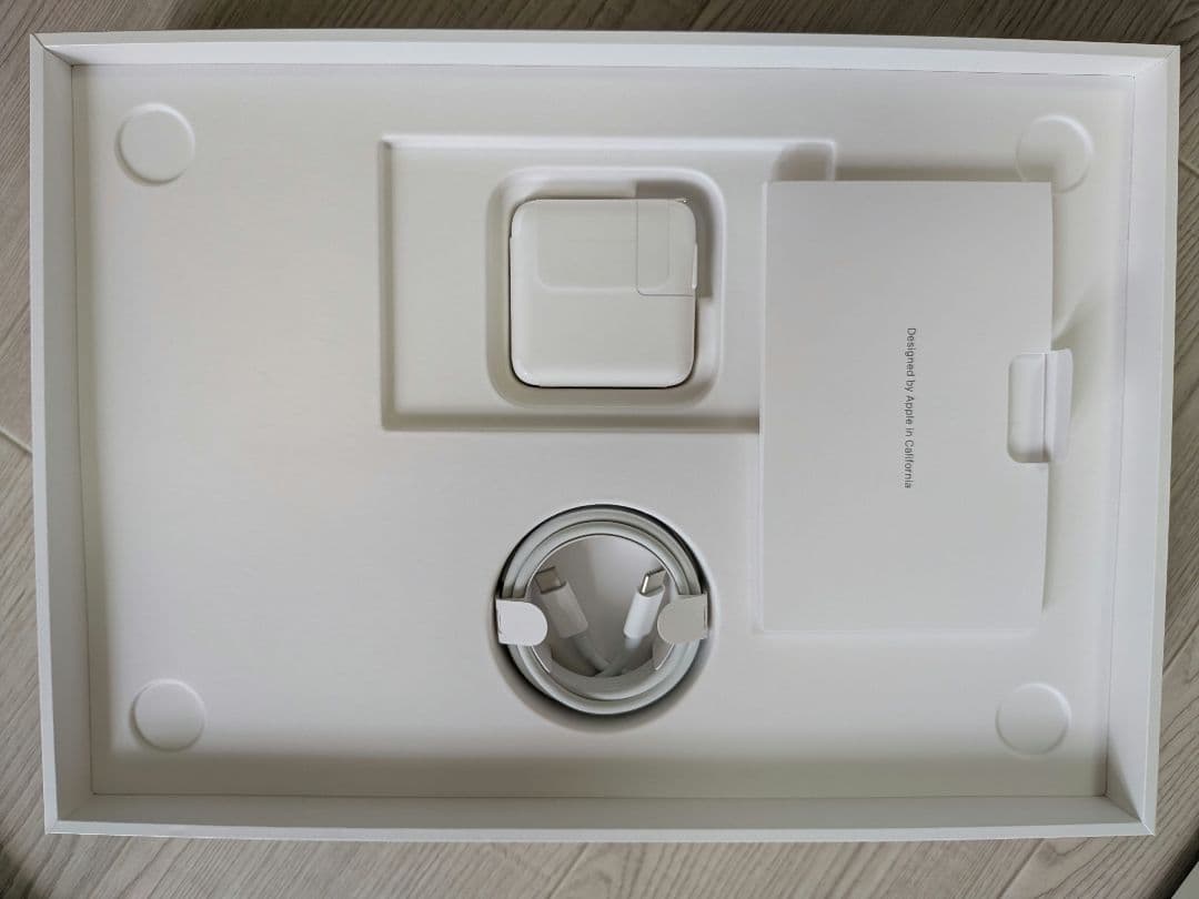 極美Macbook Air M1 バッテリ交換後充放電２回 16/256 CTO