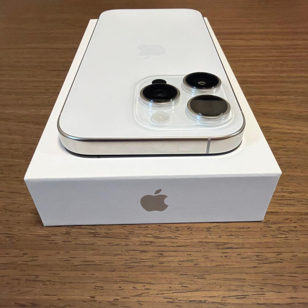 【極美品】iPhone16Pro ホワイトチタニウム 128GB