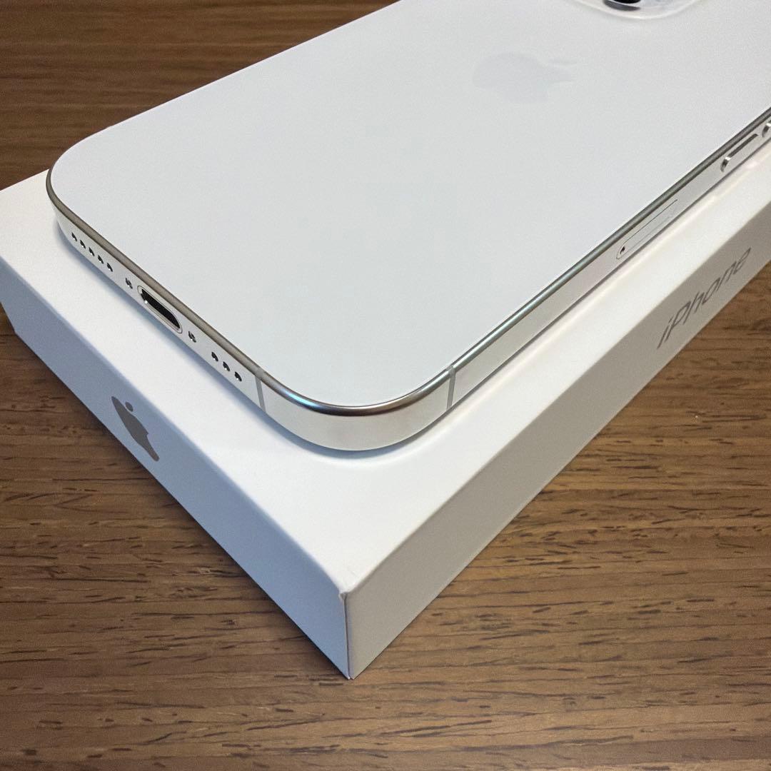 【極美品】iPhone16Pro ホワイトチタニウム 128GB