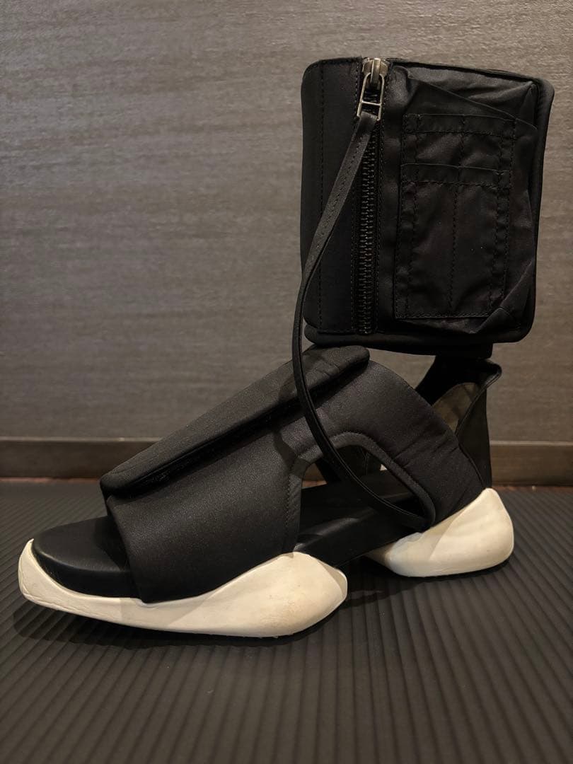 リックオウエンス　× アディダス