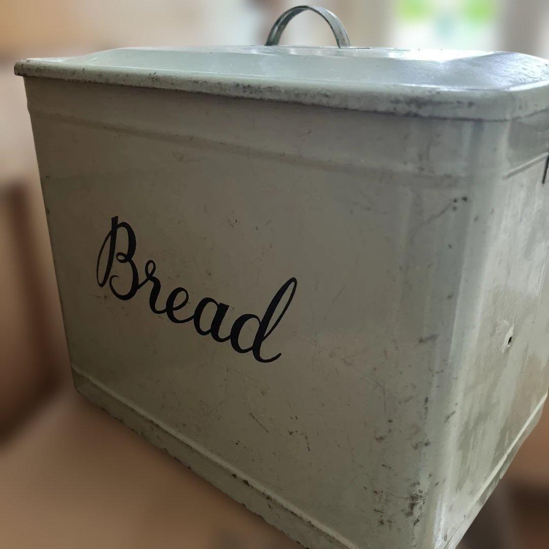 ⭐︎グリーンのアンティーク BREAD缶⭐︎