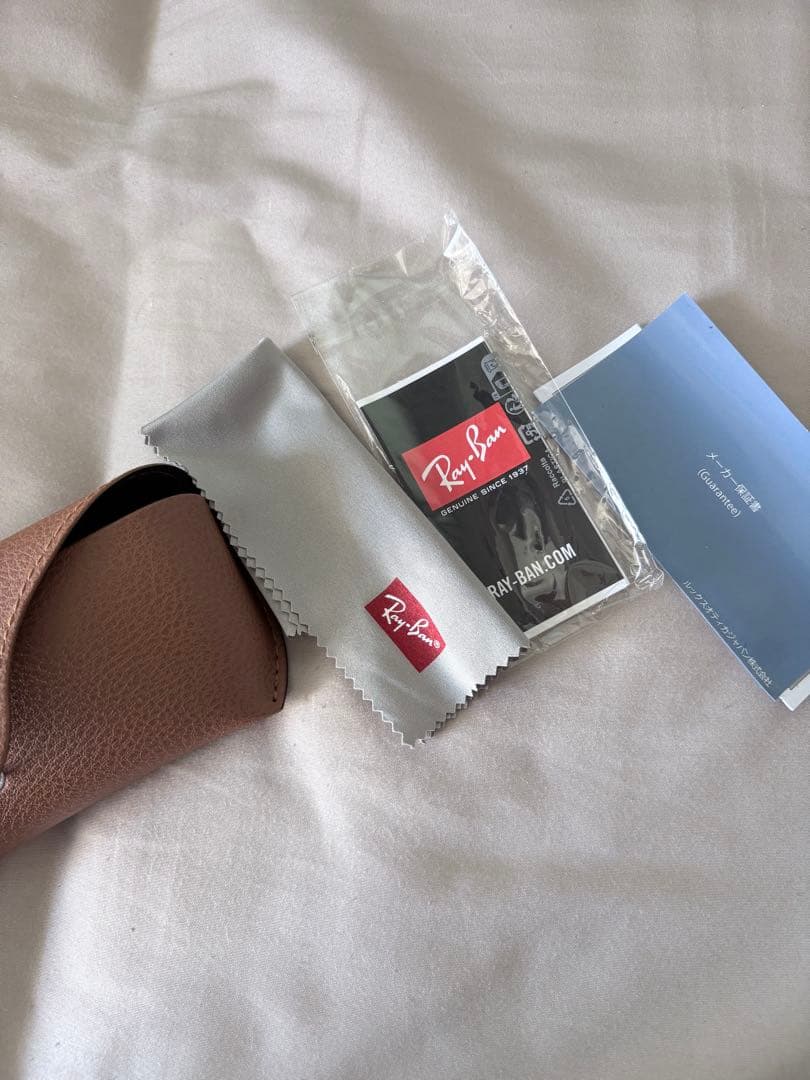 Ray-Ban RB2132 ブラックサングラス