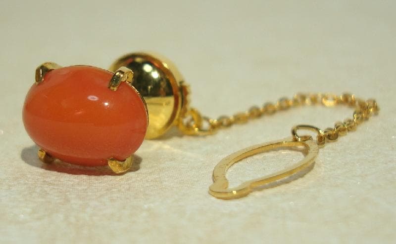 お値引き！K18台　サンゴ　タイタック/タイピン