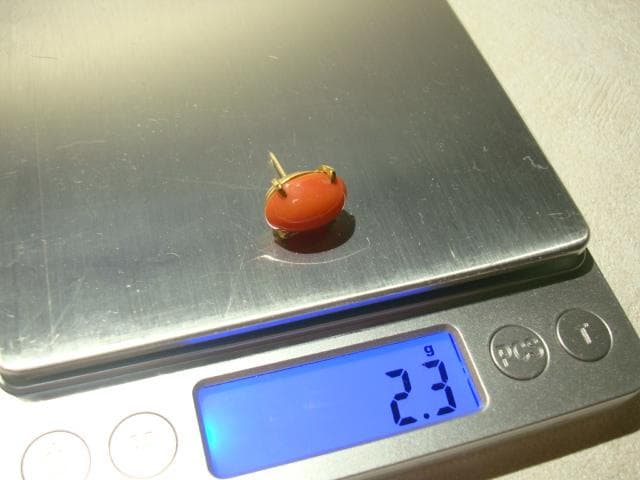 お値引き！K18台　サンゴ　タイタック/タイピン