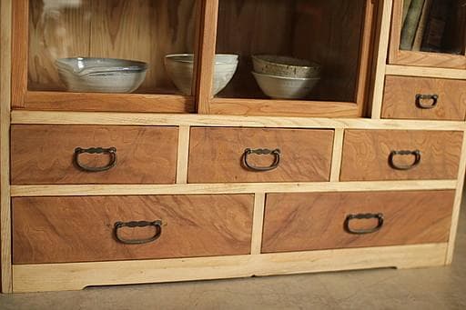 古い木枠のガラス戸棚　木製引き出し6杯　食器棚　本棚　キャビネット　古家具