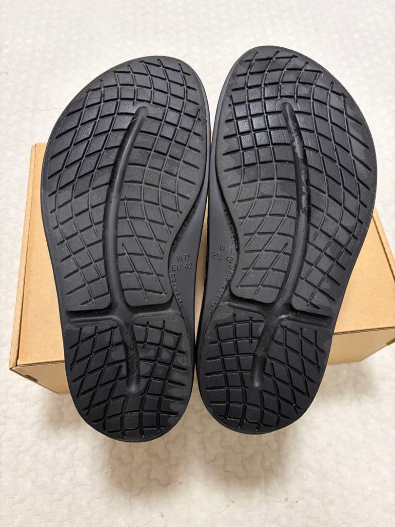 OOFOS/ ウーフォス サンダル 厚底 リカバリーウーメガ ウーアー 28cm