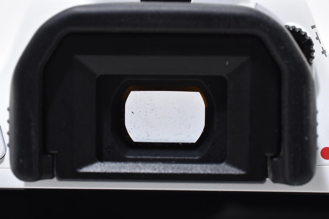 ほぼ未使用 Canon EOS Kiss X7 ホワイト スマホ転送 #9423