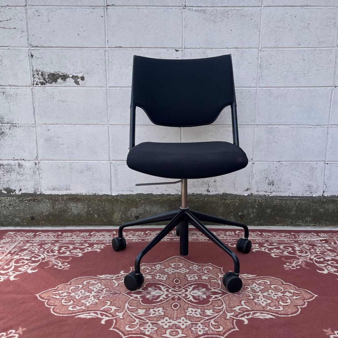 ITOKI イトーキ◾️ガス圧昇降式 デスクチェア 黒ブラック キャスター付き