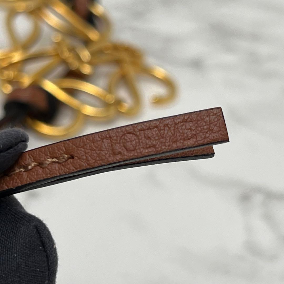 ロエベ アナグラム チャーム (カーフ) チャーム ゴールド/タン LOEWE