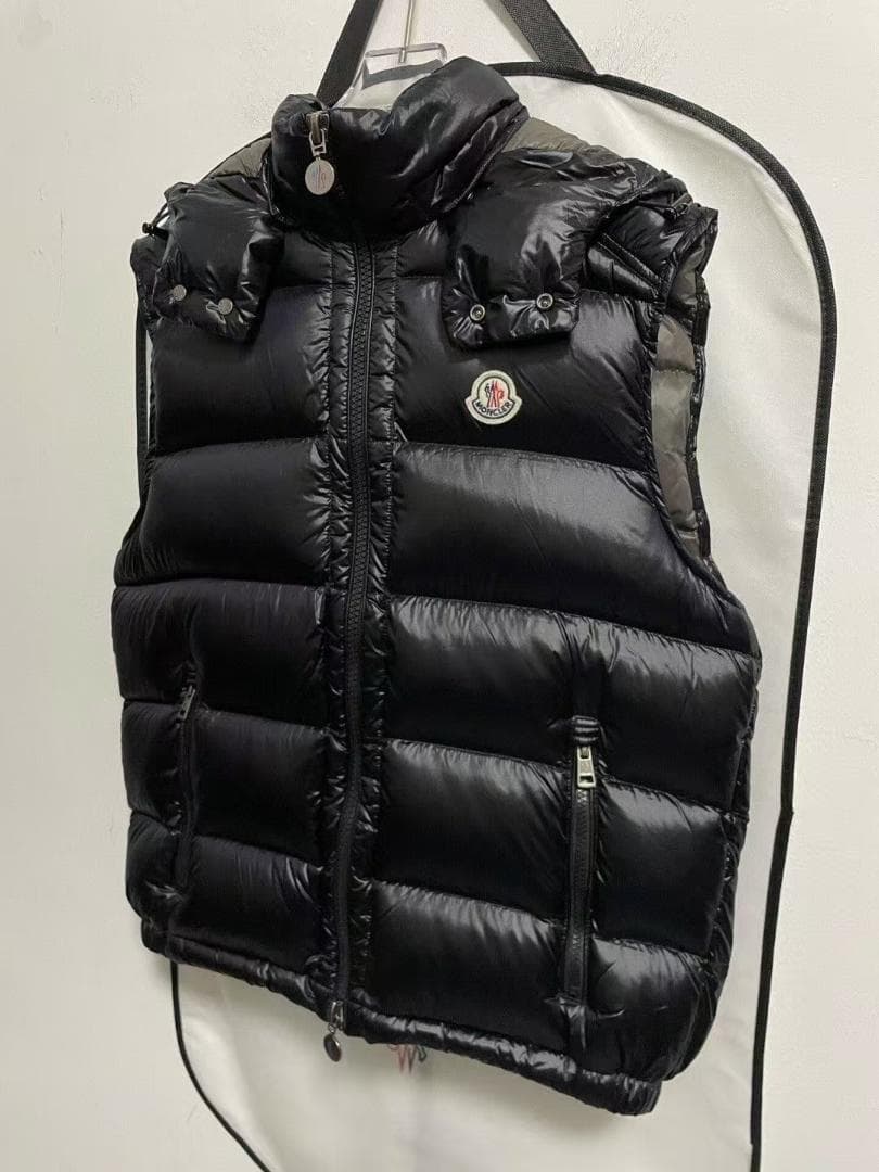 極美品 モンブラン 黒 ダウンベスト フード付き~~