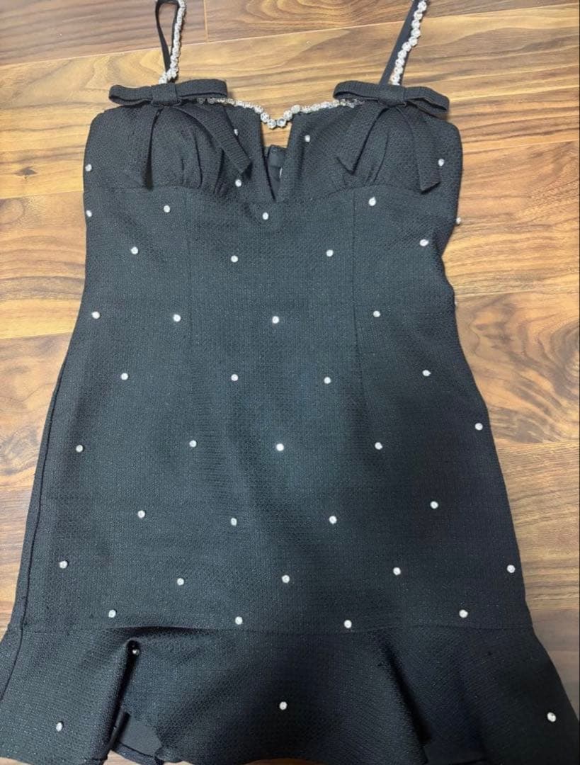 JEWELS ジュエルズ パール装飾付き黒タイトドレス