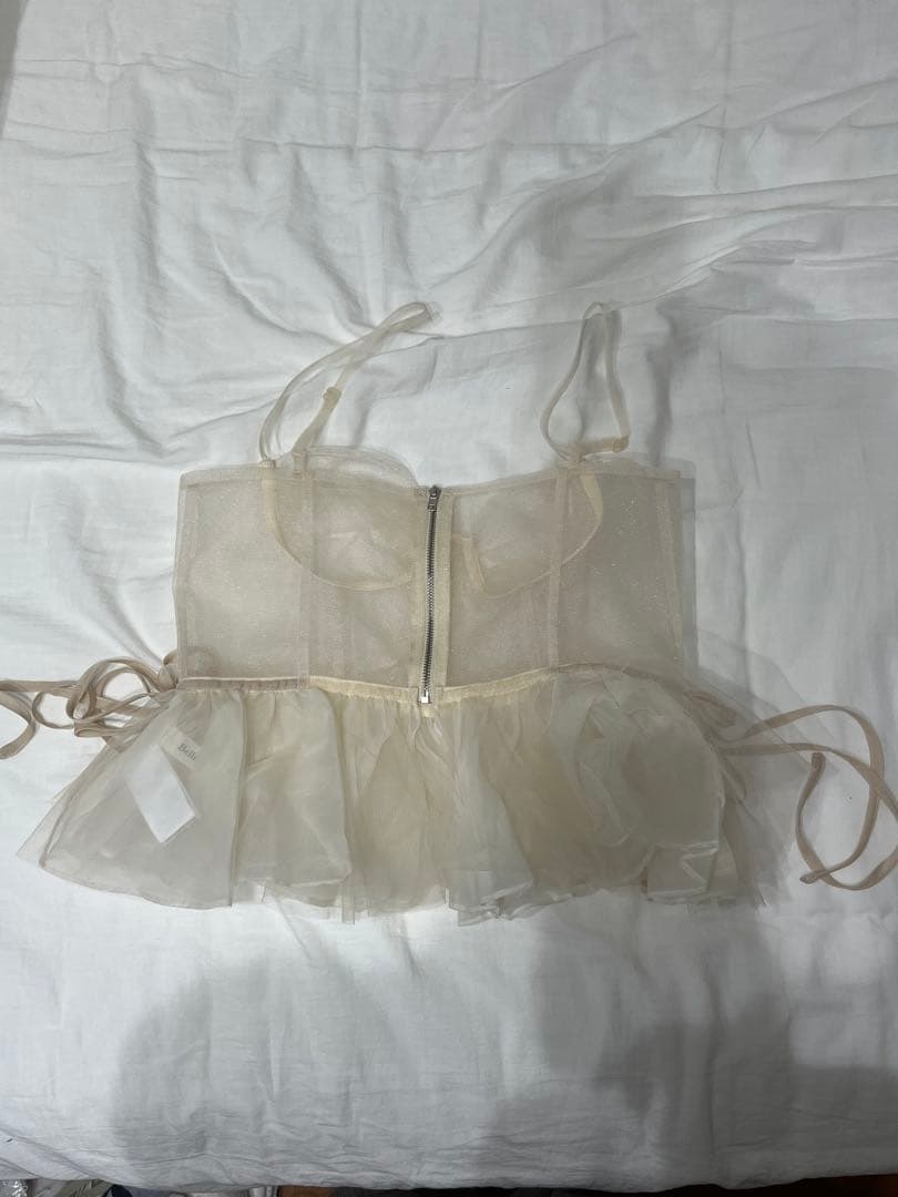 LA BELLE ETUDE ペプラムビスチェ ホワイト