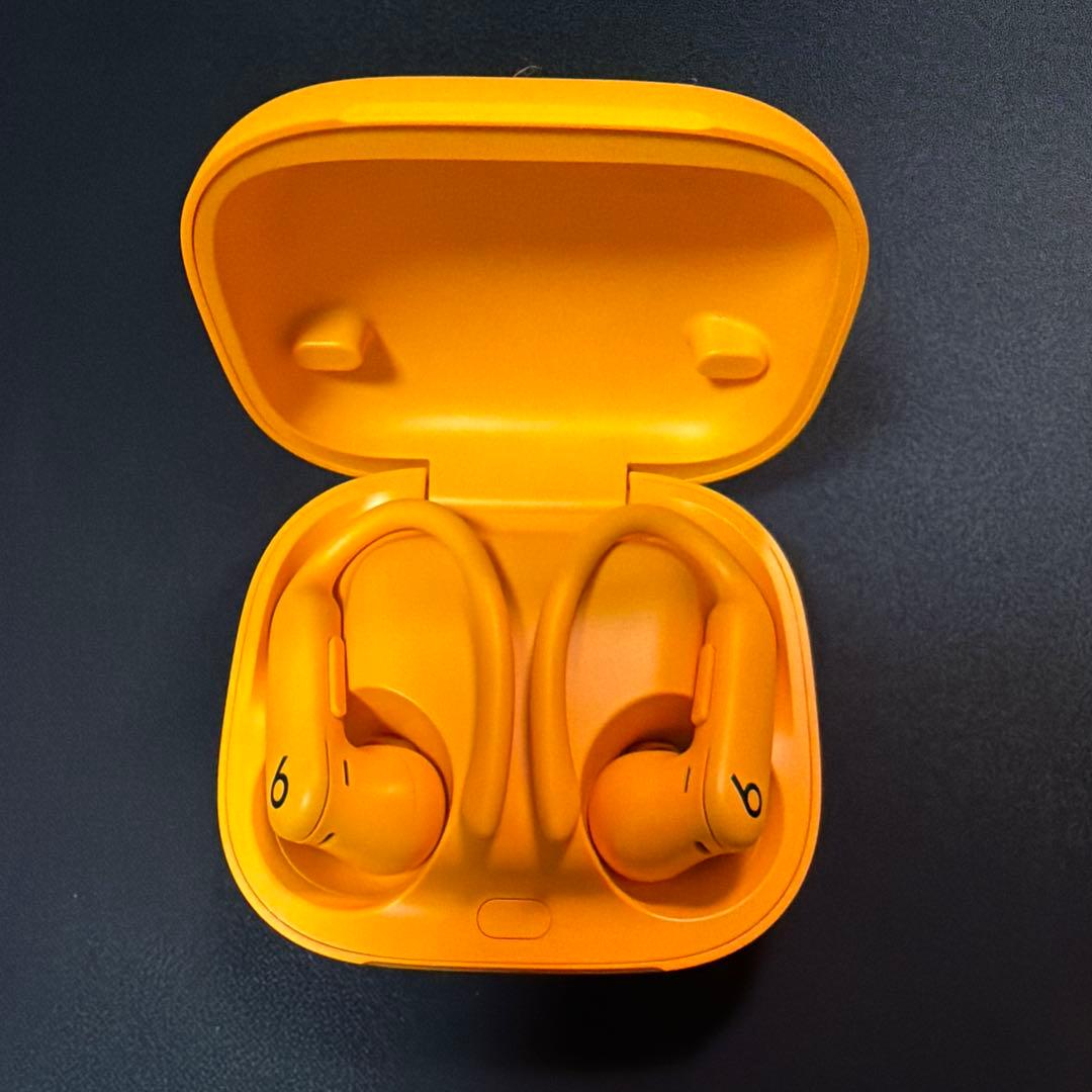 Powerbeats Pro 2　エレクトリックオレンジ