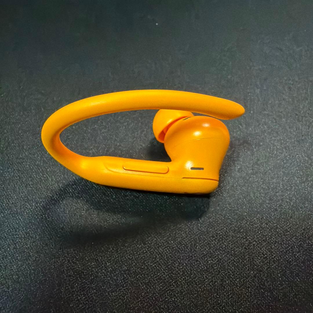 Powerbeats Pro 2　エレクトリックオレンジ
