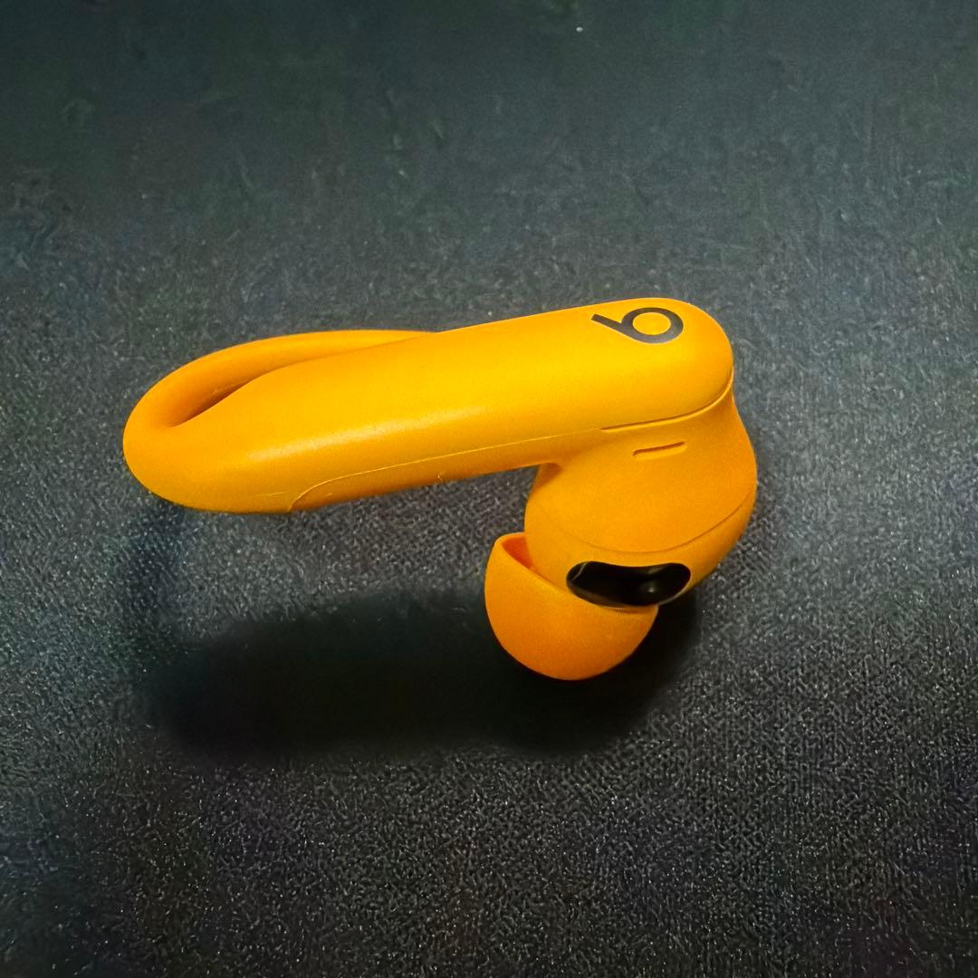 Powerbeats Pro 2　エレクトリックオレンジ