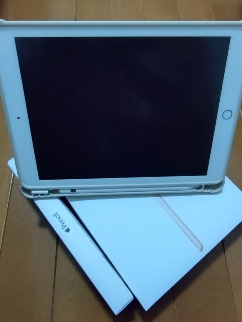 ゾロさん専用)iPad 第6世代+Appleペンシル 箱付き