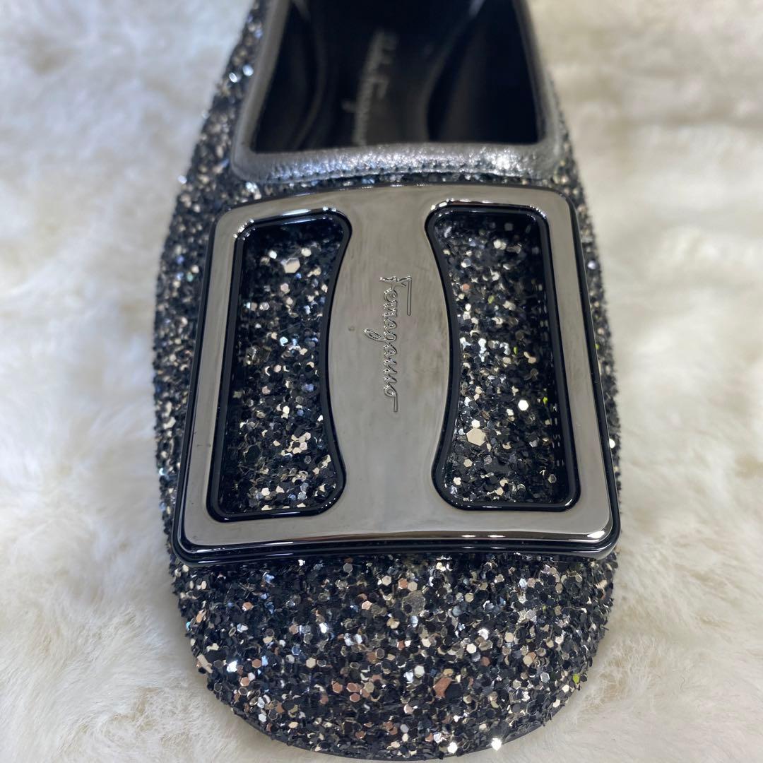 サルヴァトーレフェラガモ　フラット　グリッター ラメ　シルバー　ブラック　24