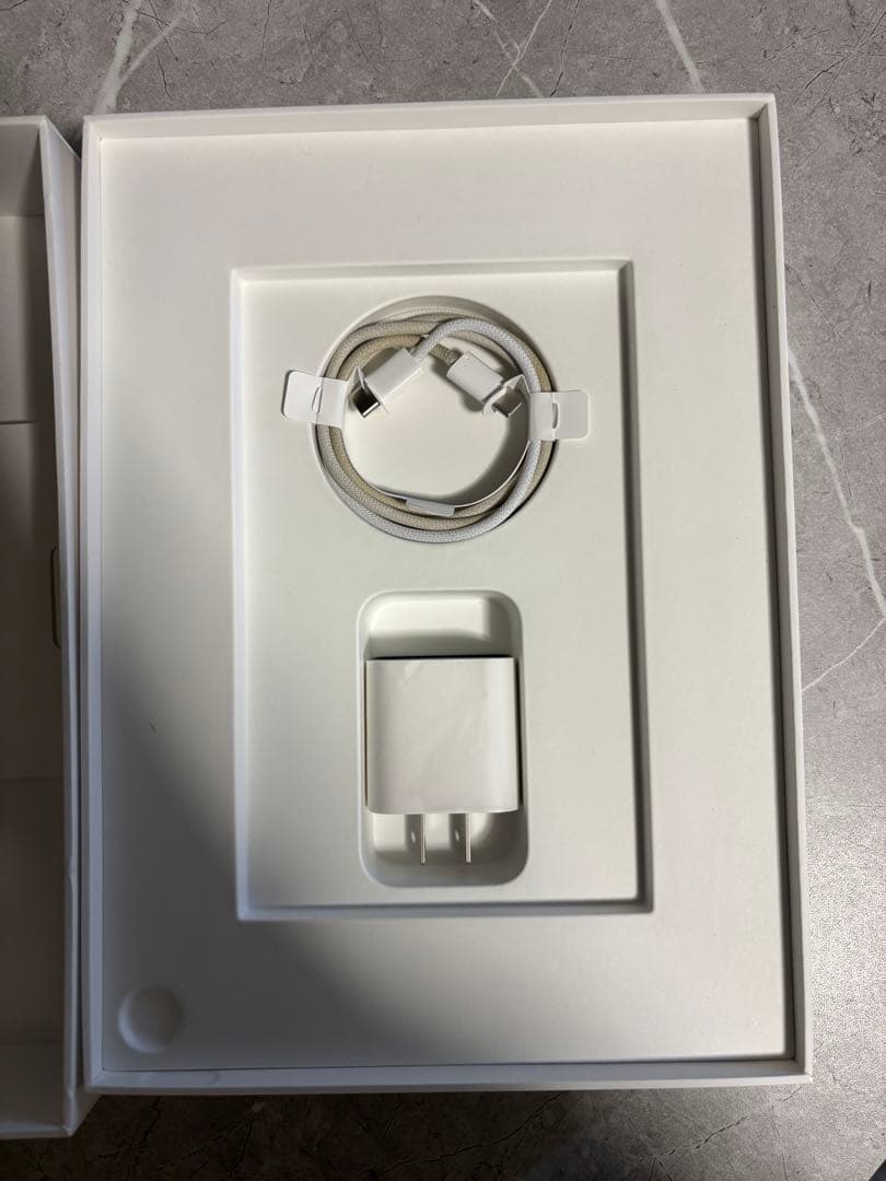 iPad Air (第5世代) 64GBスペースグレー 本体 即購入可!!